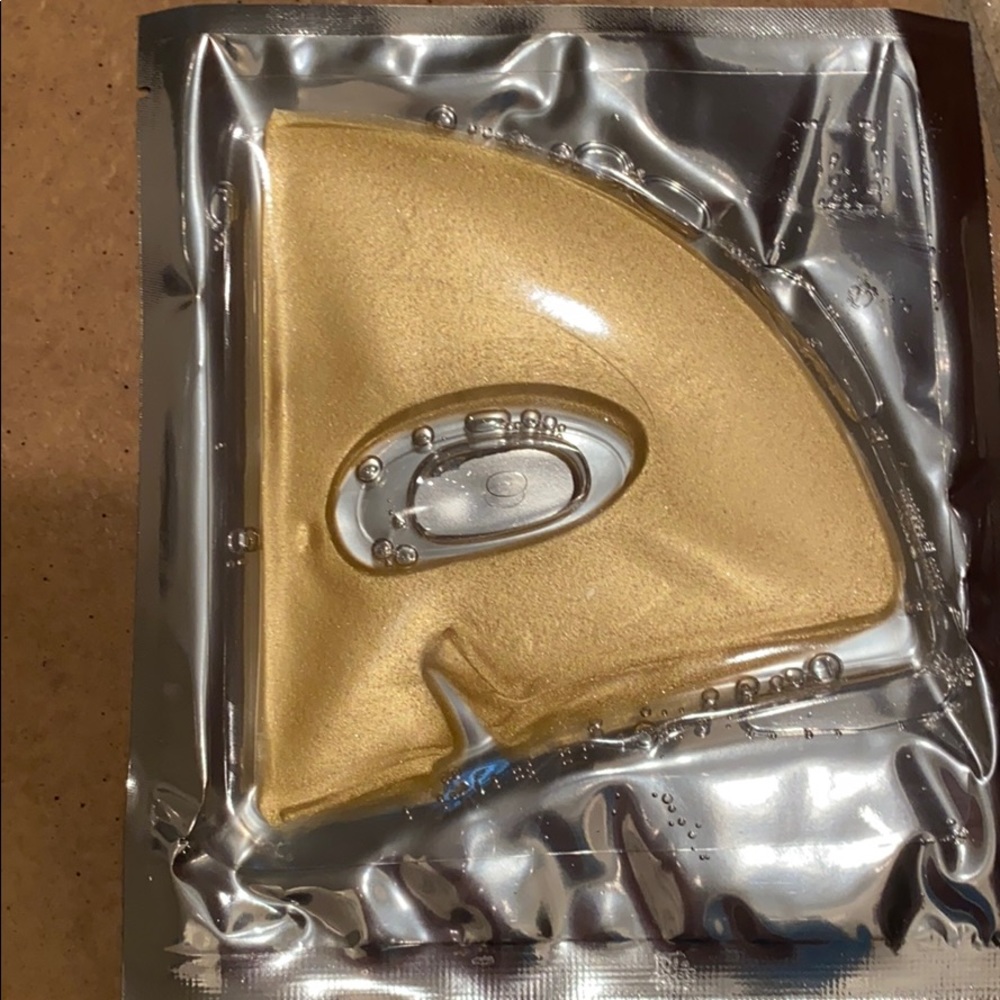 Knesko face mask